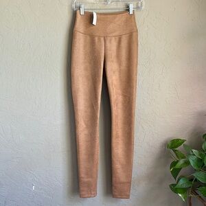White House black market runway snake ultra suede legging size 00 warm‎ tan